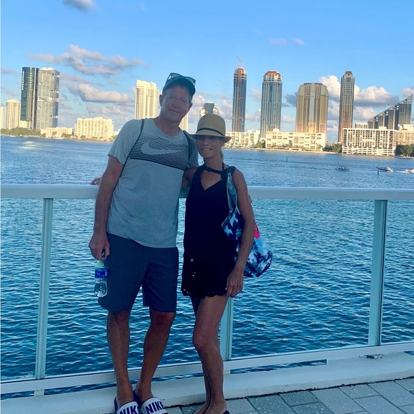 Meet your Posher, Cindy - Picture 5 of 6